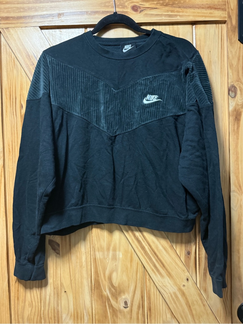 Nike Black Crewneck Sweatshirt with Ribbed Panel